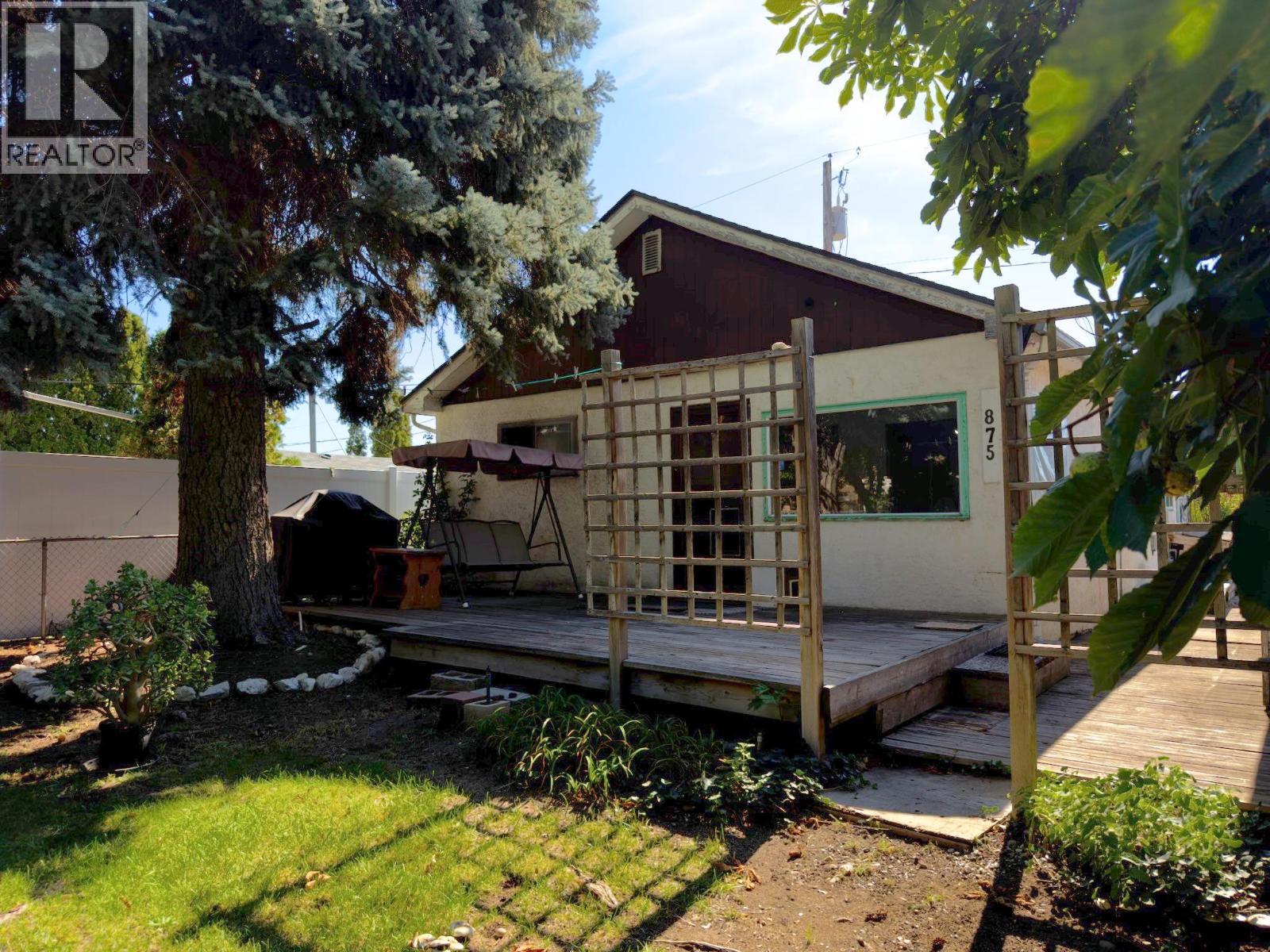 875 Tilton Avenue, Oliver, BC
