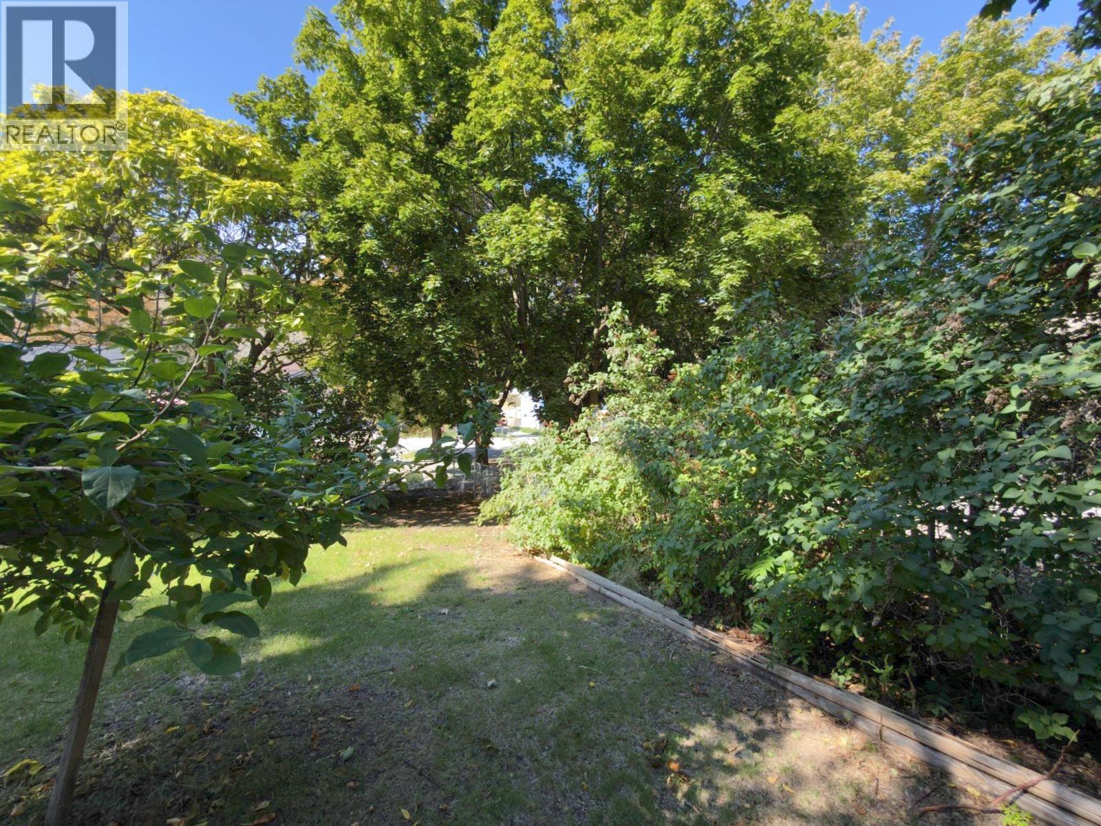 875 Tilton Avenue, Oliver, BC