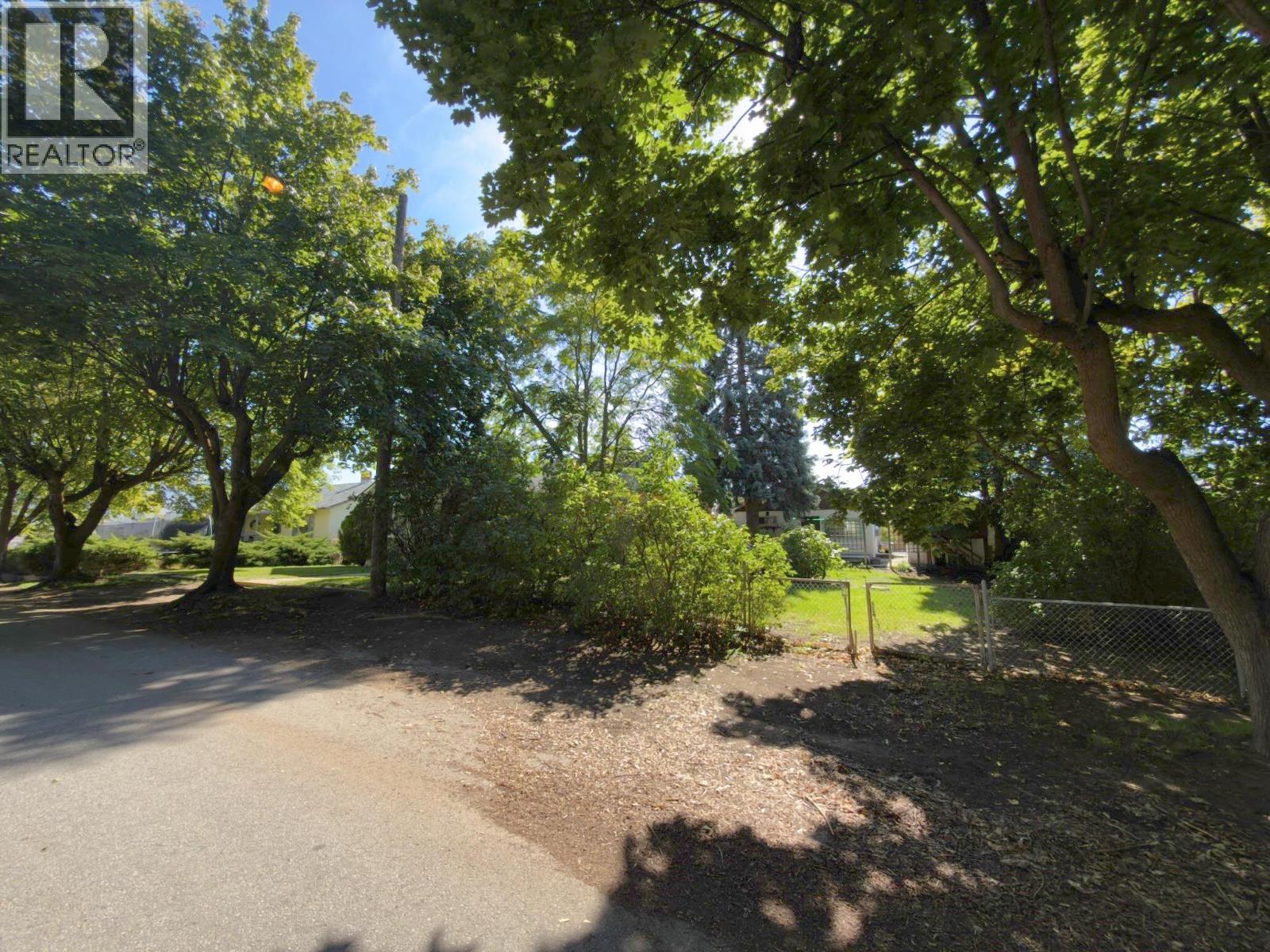 875 Tilton Avenue, Oliver, BC