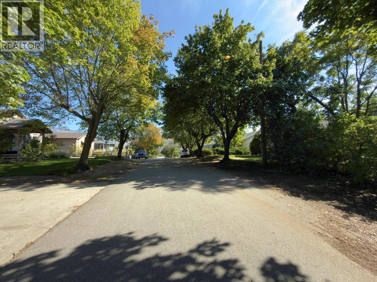 875 Tilton Avenue, Oliver, BC