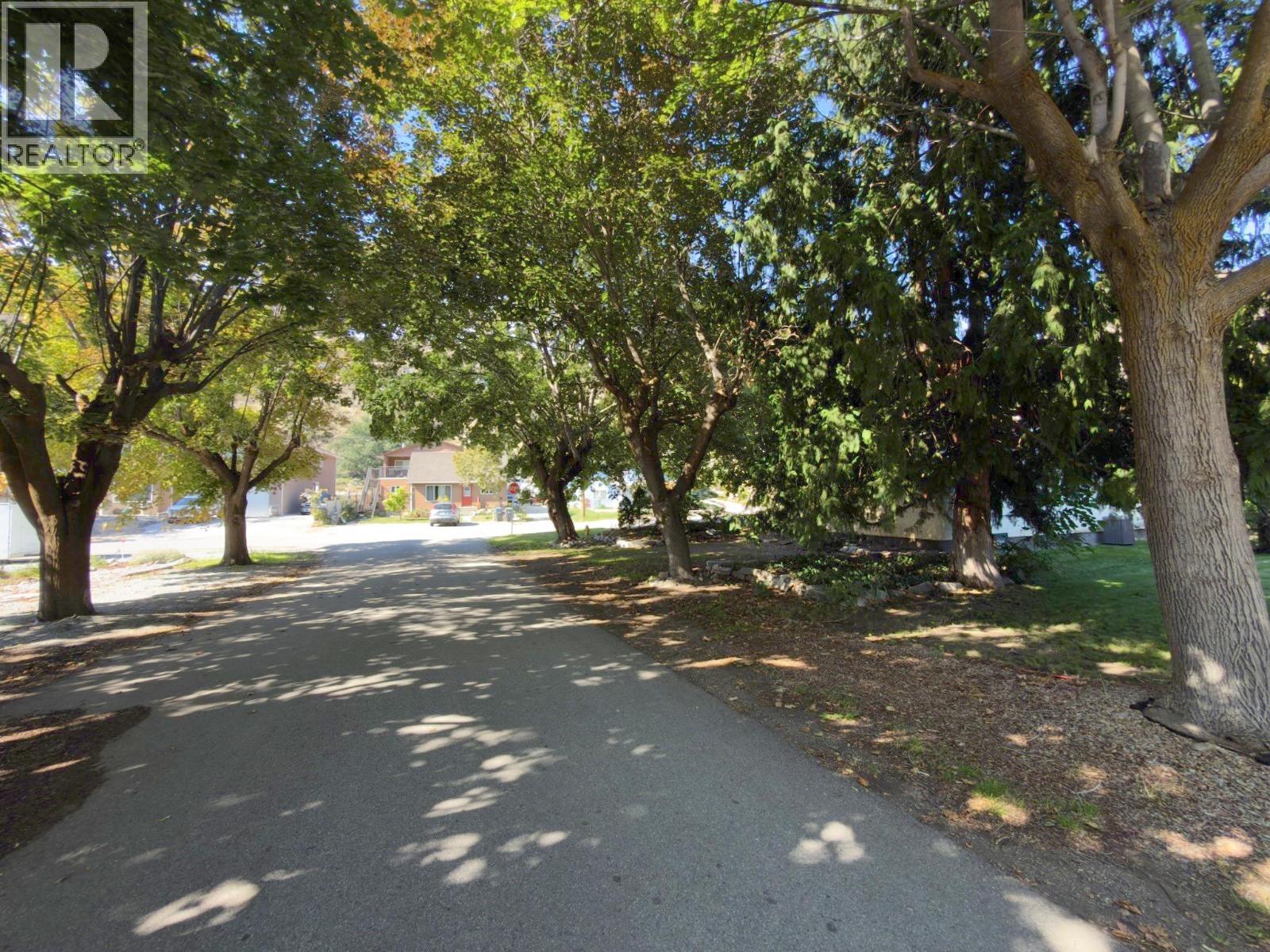 875 Tilton Avenue, Oliver, BC
