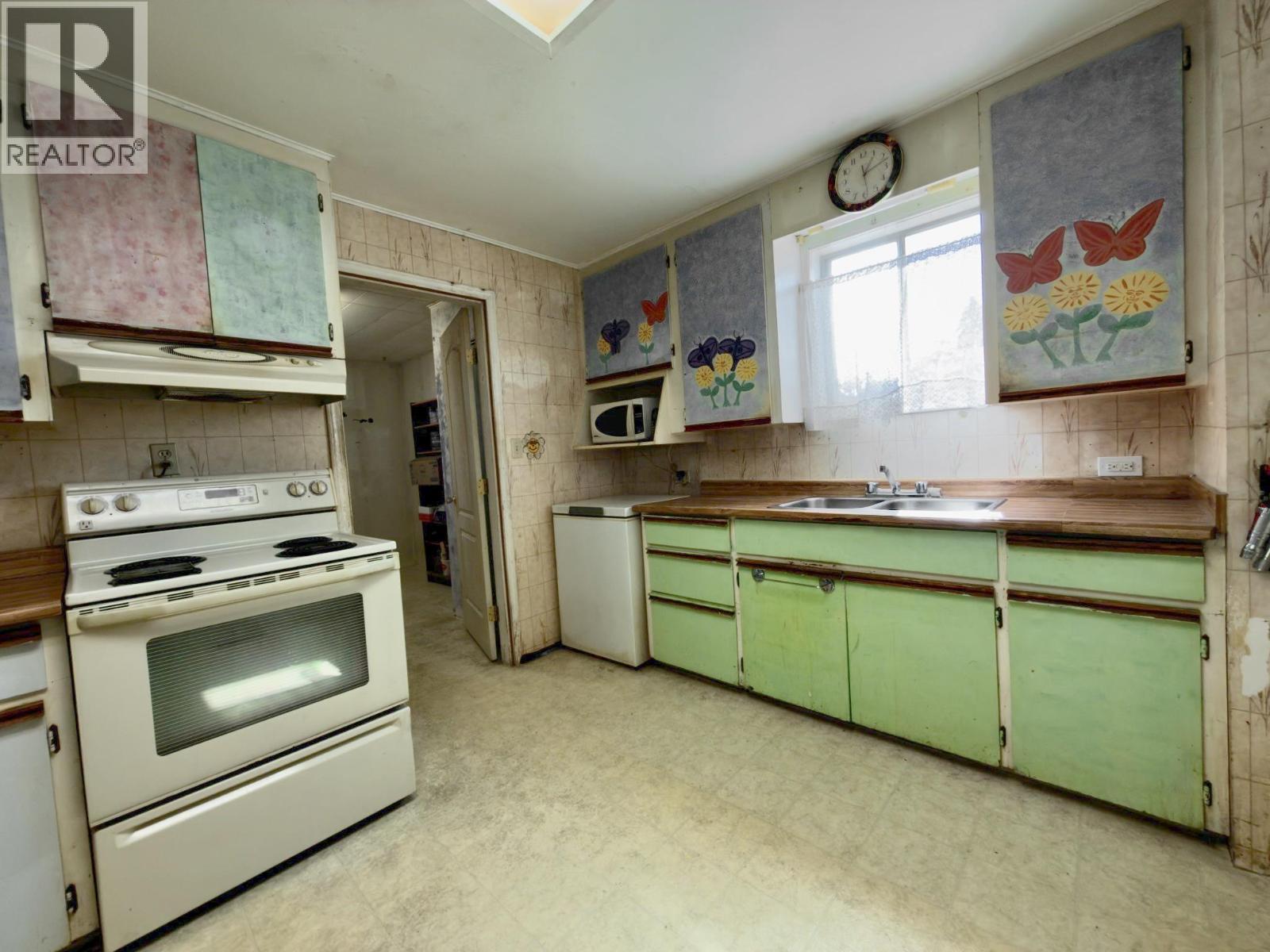 875 Tilton Avenue, Oliver, BC