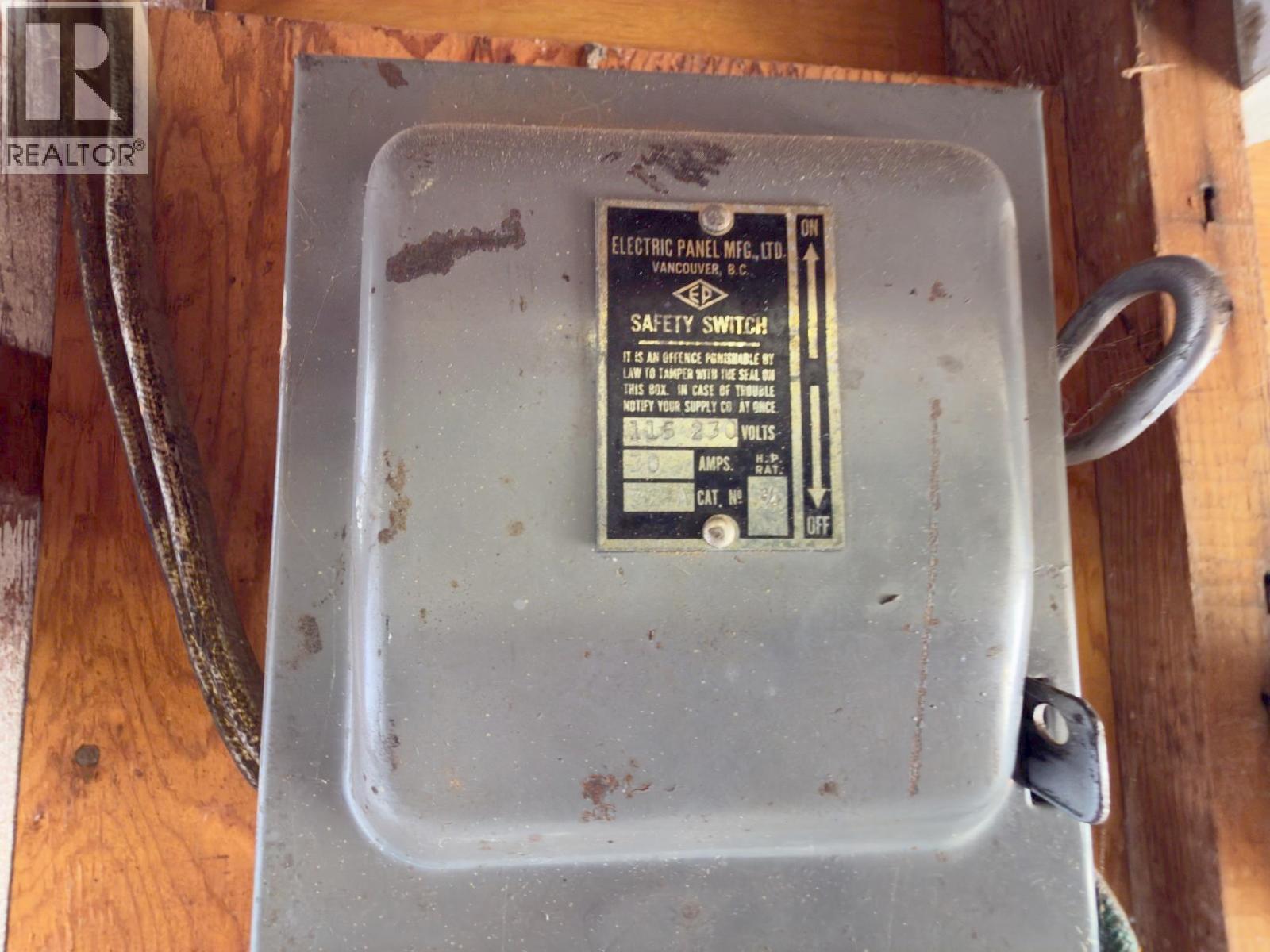 30A 220V Workshop Power - 875 Tilton Avenue, Oliver, BC