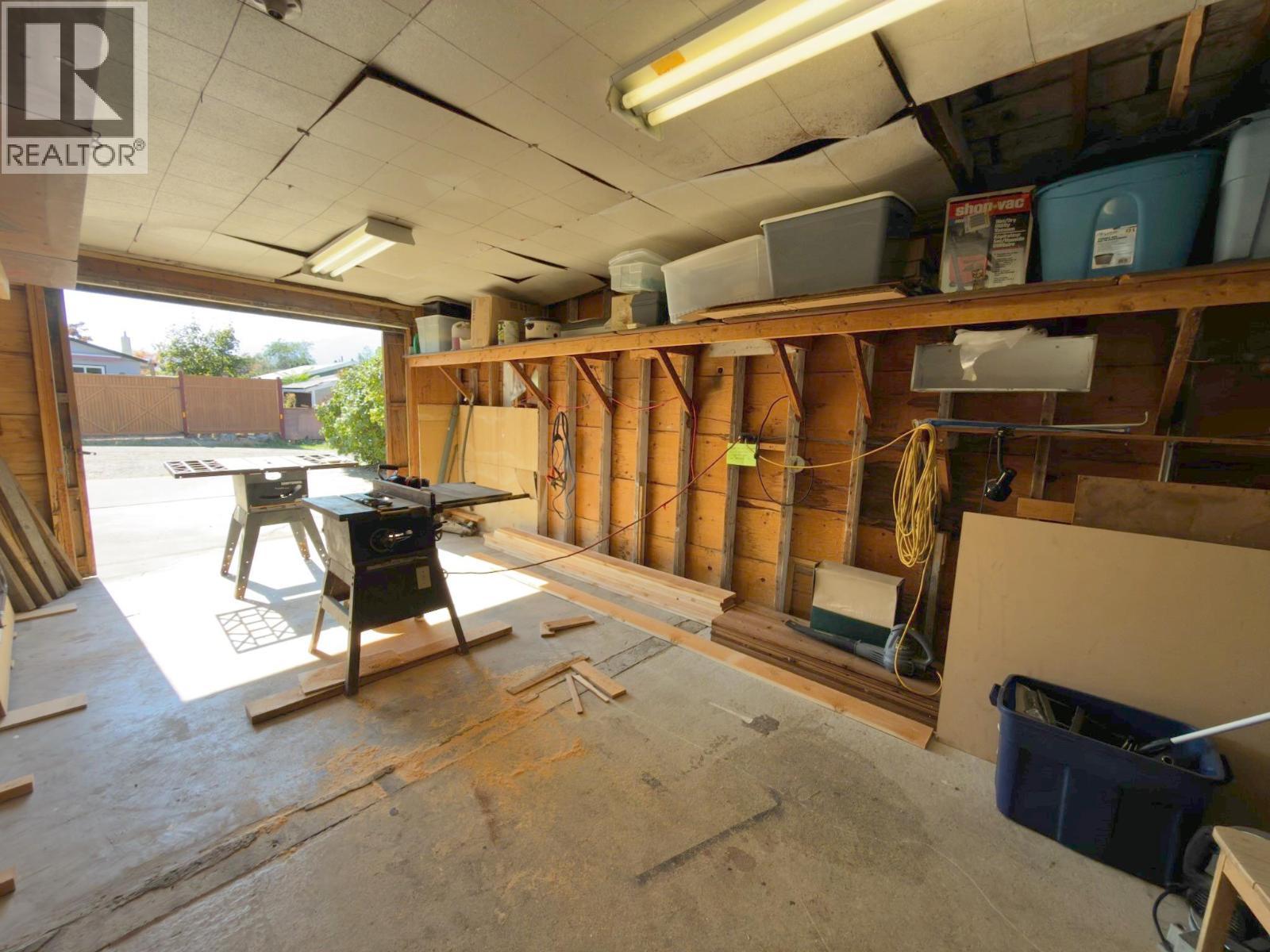 875 Tilton Avenue, Oliver, BC