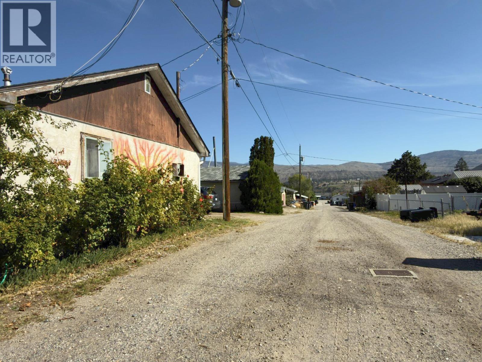 875 Tilton Avenue, Oliver, BC