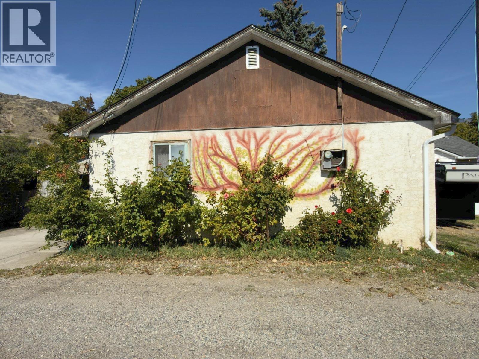 875 Tilton Avenue, Oliver, BC