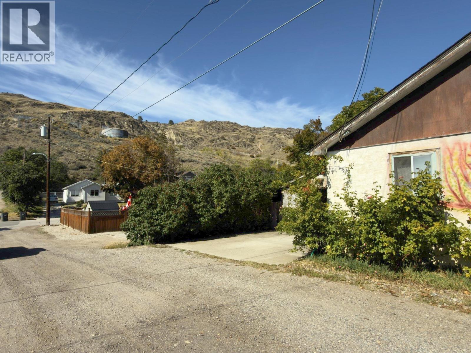 875 Tilton Avenue, Oliver, BC