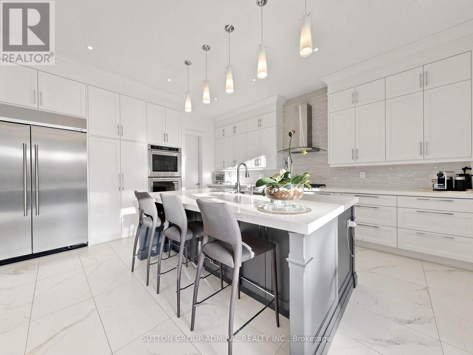 18 Dunsmore Gardens, Toronto, ON