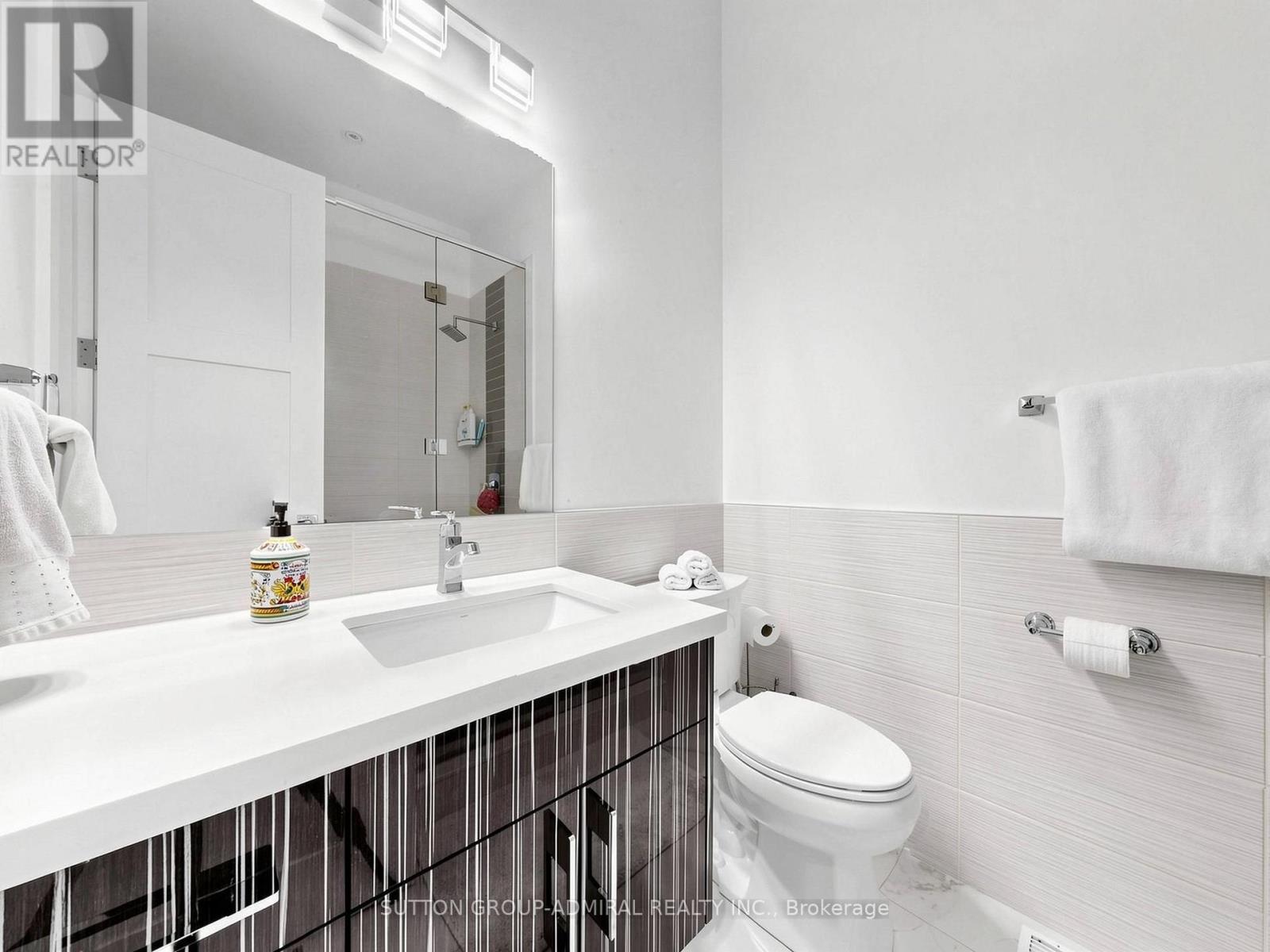 18 Dunsmore Gardens, Toronto, ON