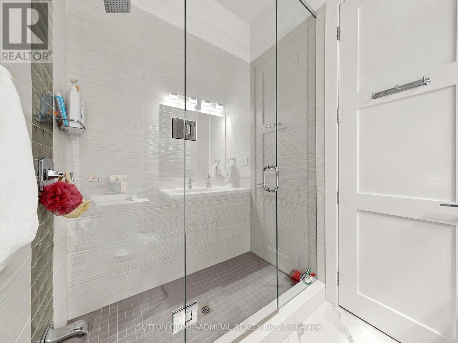 18 Dunsmore Gardens, Toronto, ON