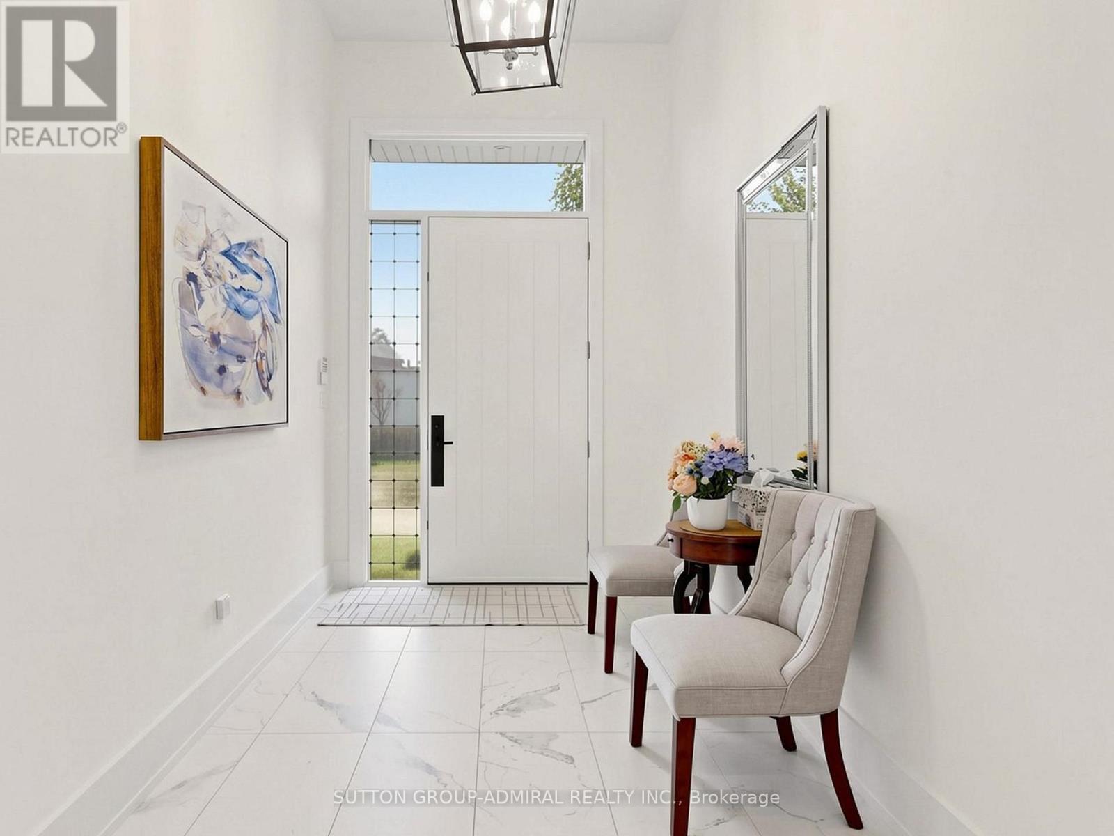 18 Dunsmore Gardens, Toronto, ON