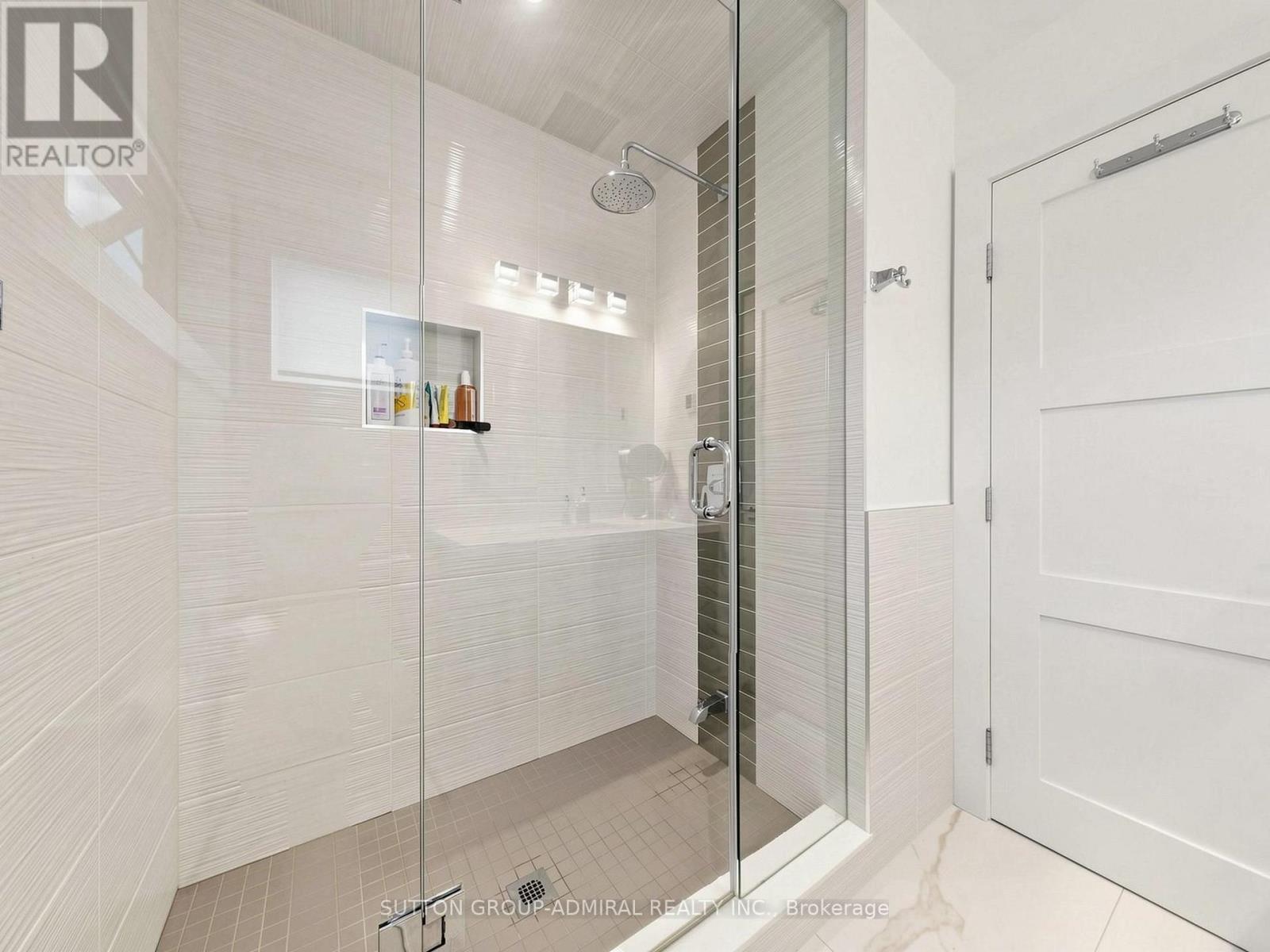 18 Dunsmore Gardens, Toronto, ON