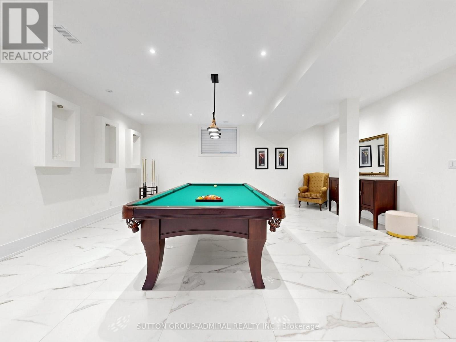 18 Dunsmore Gardens, Toronto, ON