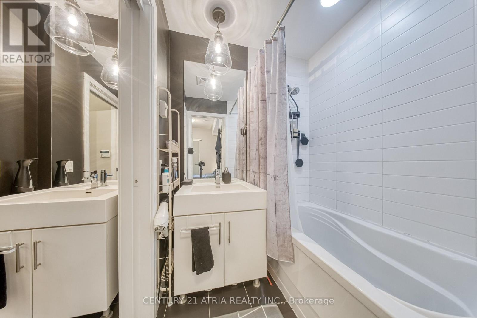 S703 - 112 George Street, Toronto, ON