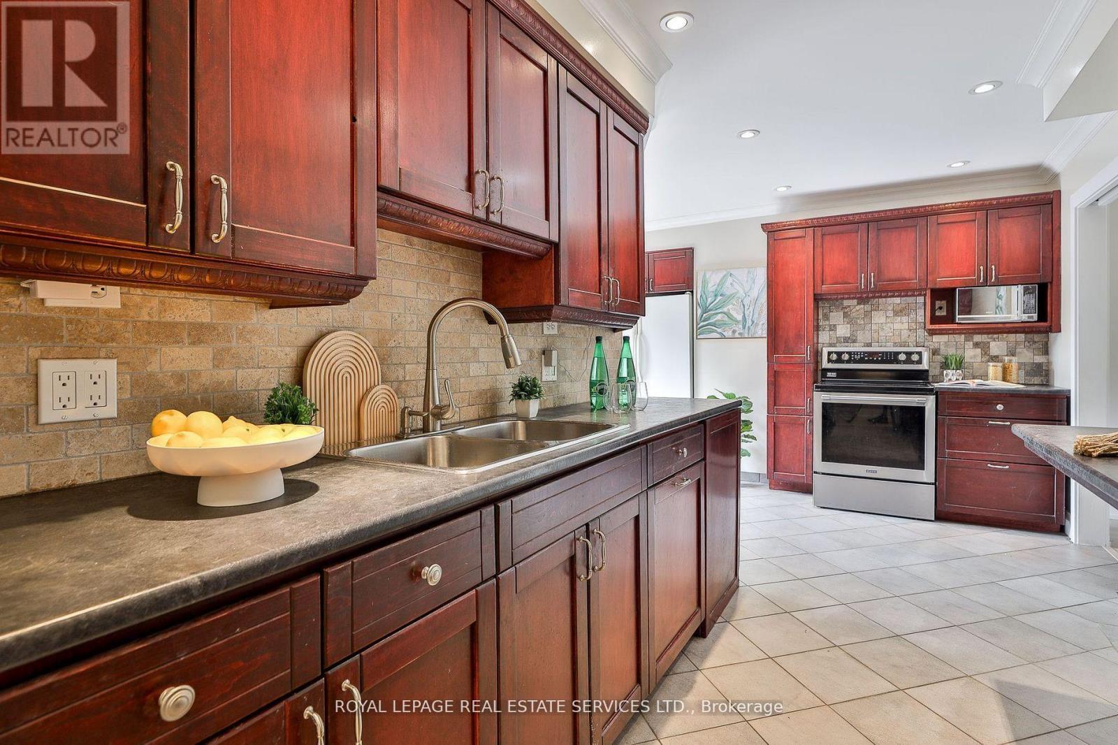 45 Doonaree Drive, Toronto, ON