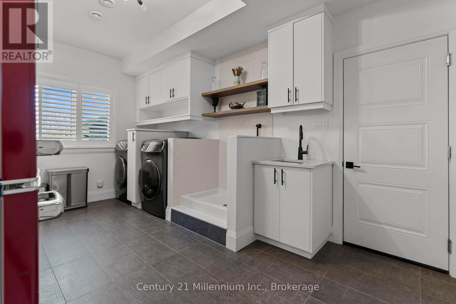 Mud Room/Laundry Room/Dog Wash - 549 Punkinseed Lane, Georgian Bluffs, ON