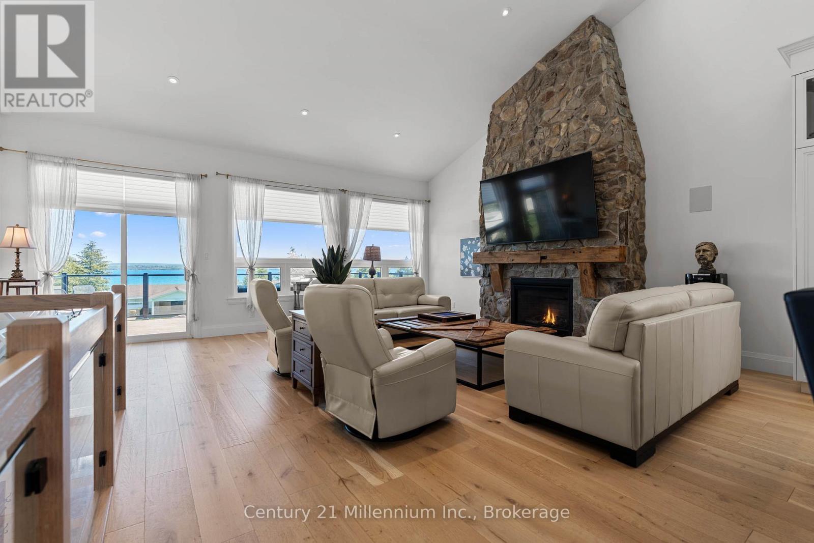 Great Room With Panoramic Bay Views - 549 Punkinseed Lane, Georgian Bluffs, ON