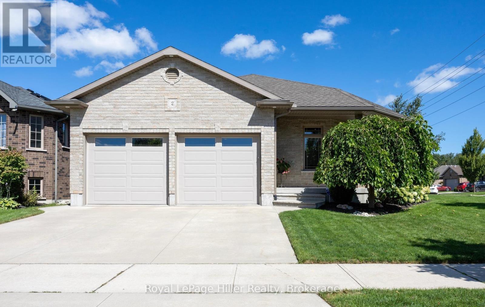 2 Findlay Place, Stratford, ON