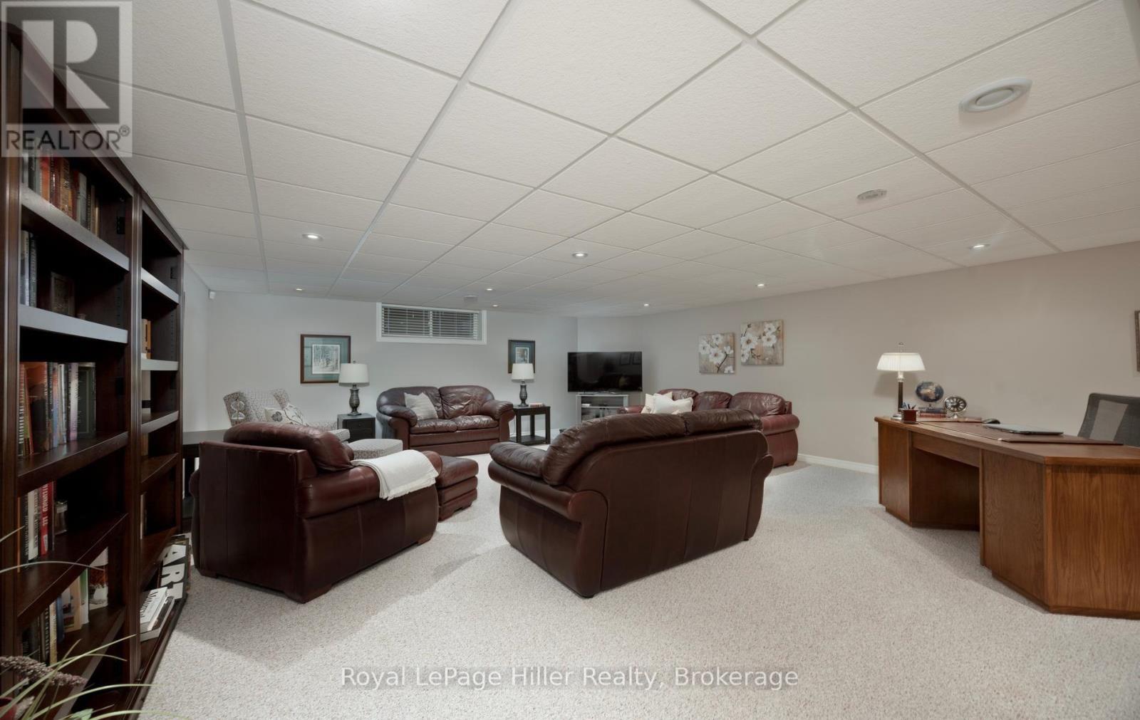2 Findlay Place, Stratford, ON