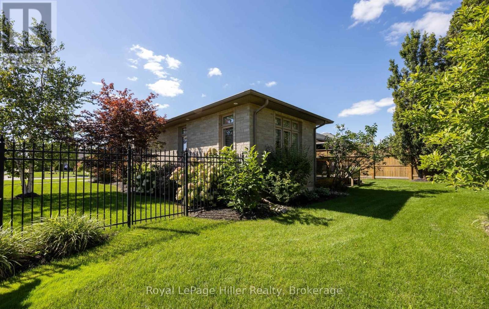 2 Findlay Place, Stratford, ON