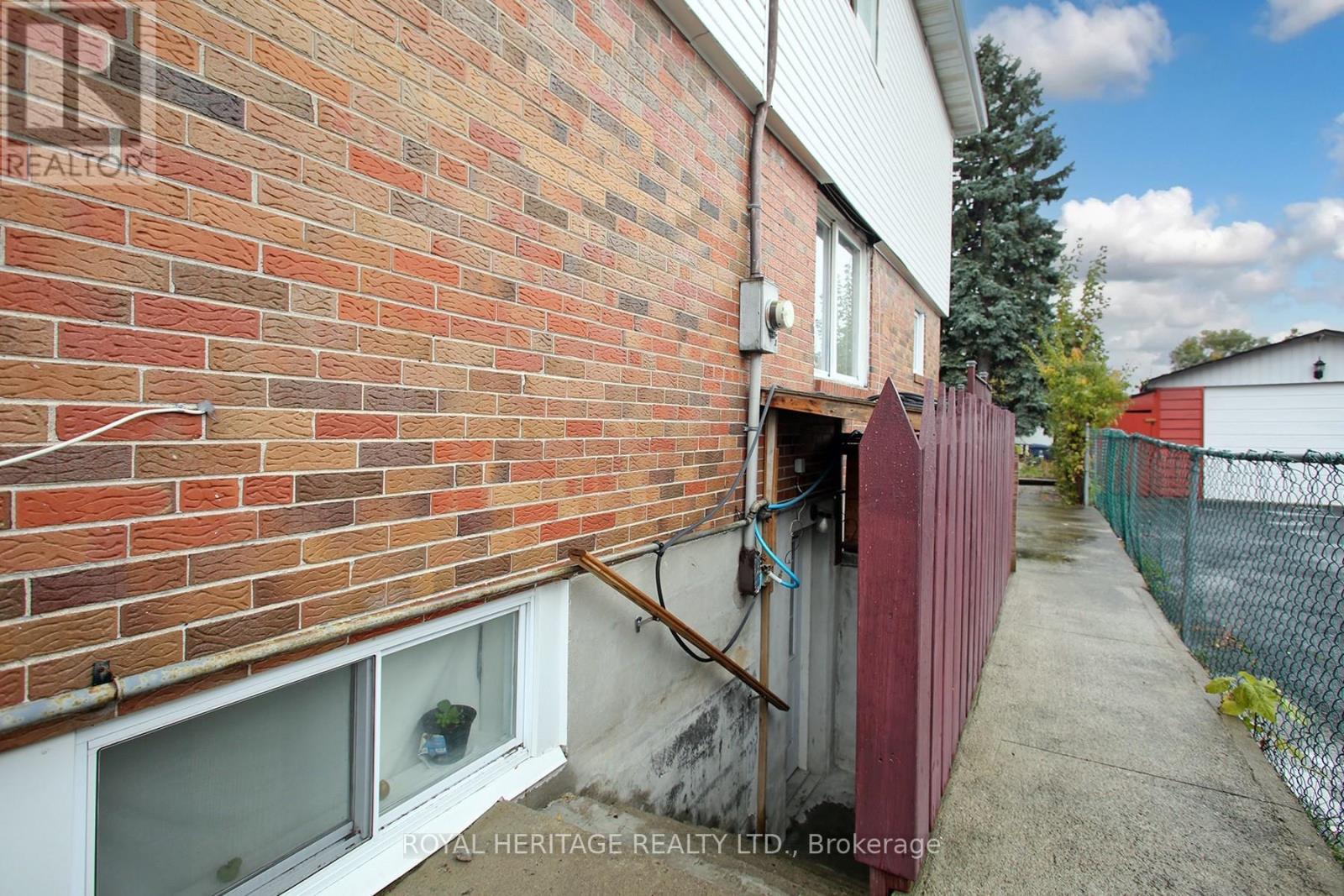Side Entrance - 4 Brantwood Drive, Toronto, ON