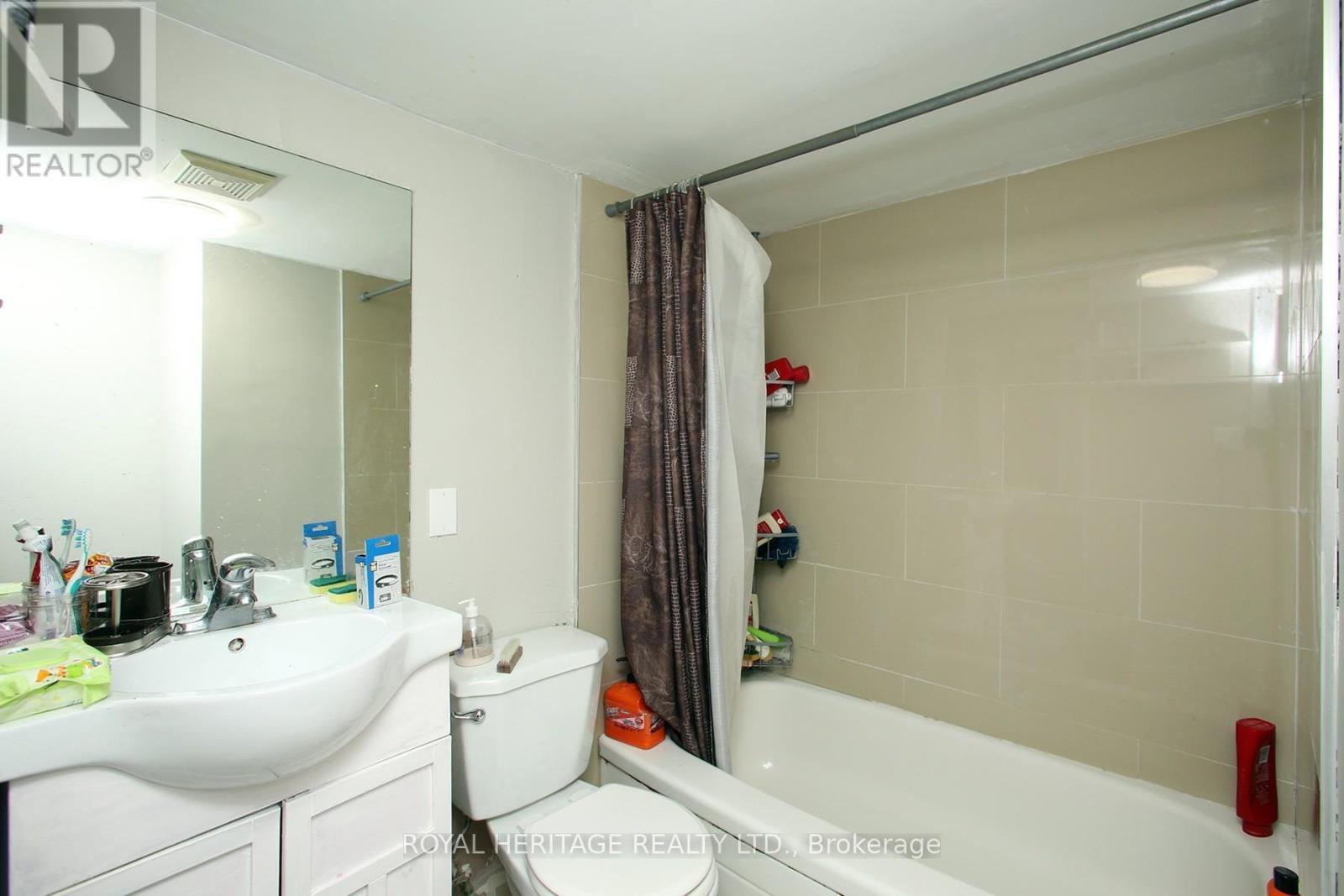 Lower Level Bathroom - 4 Brantwood Drive, Toronto, ON