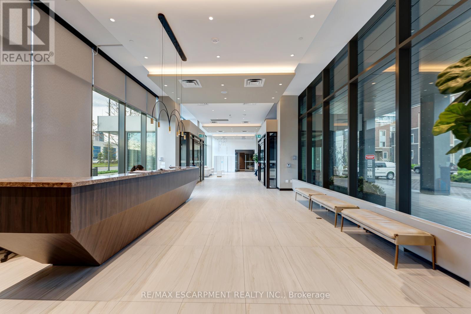 Lobby - 1120 - 10 Honeycrisp Crescent, Vaughan, ON