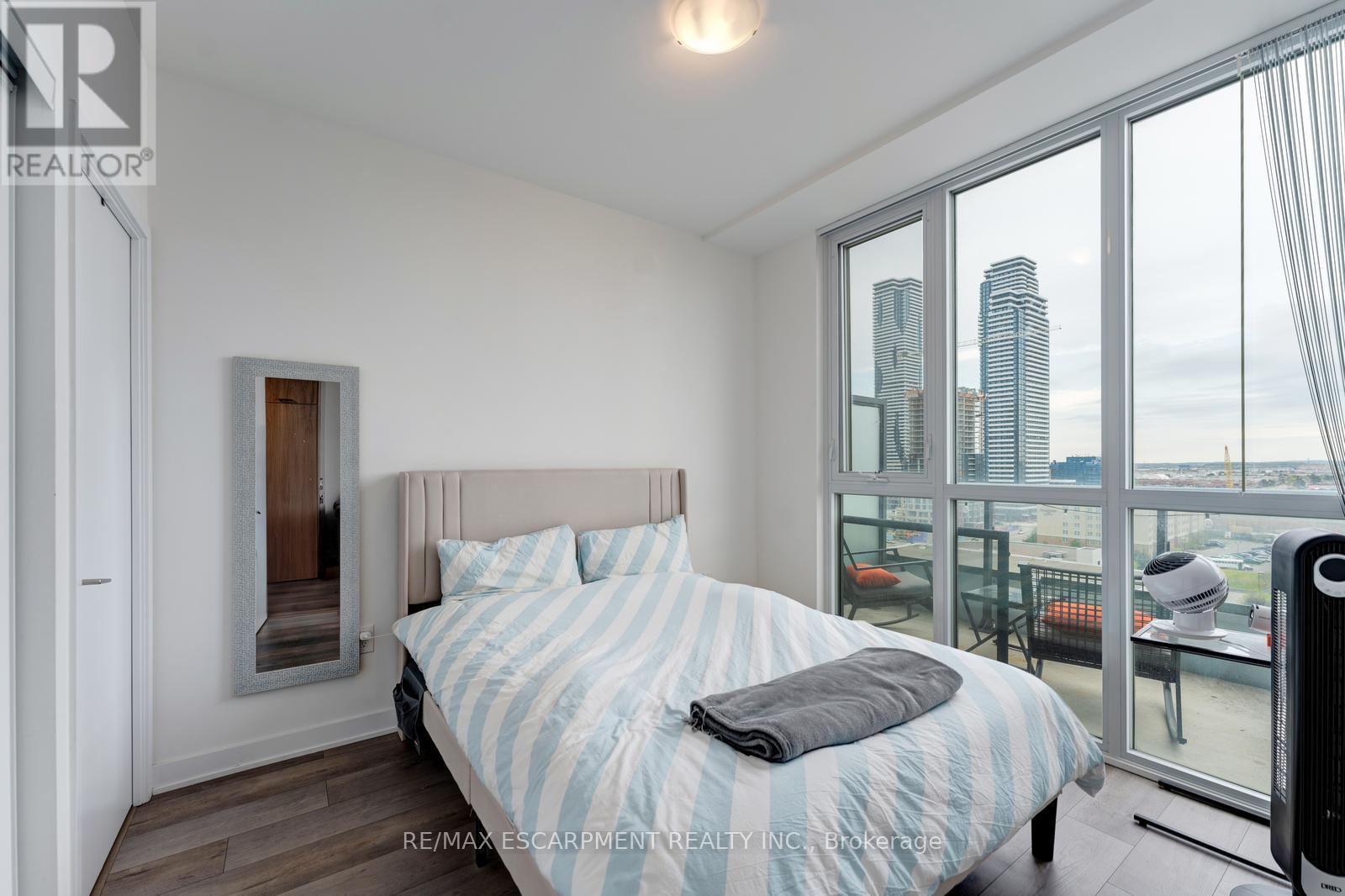 Primary Bedroom - 1120 - 10 Honeycrisp Crescent, Vaughan, ON