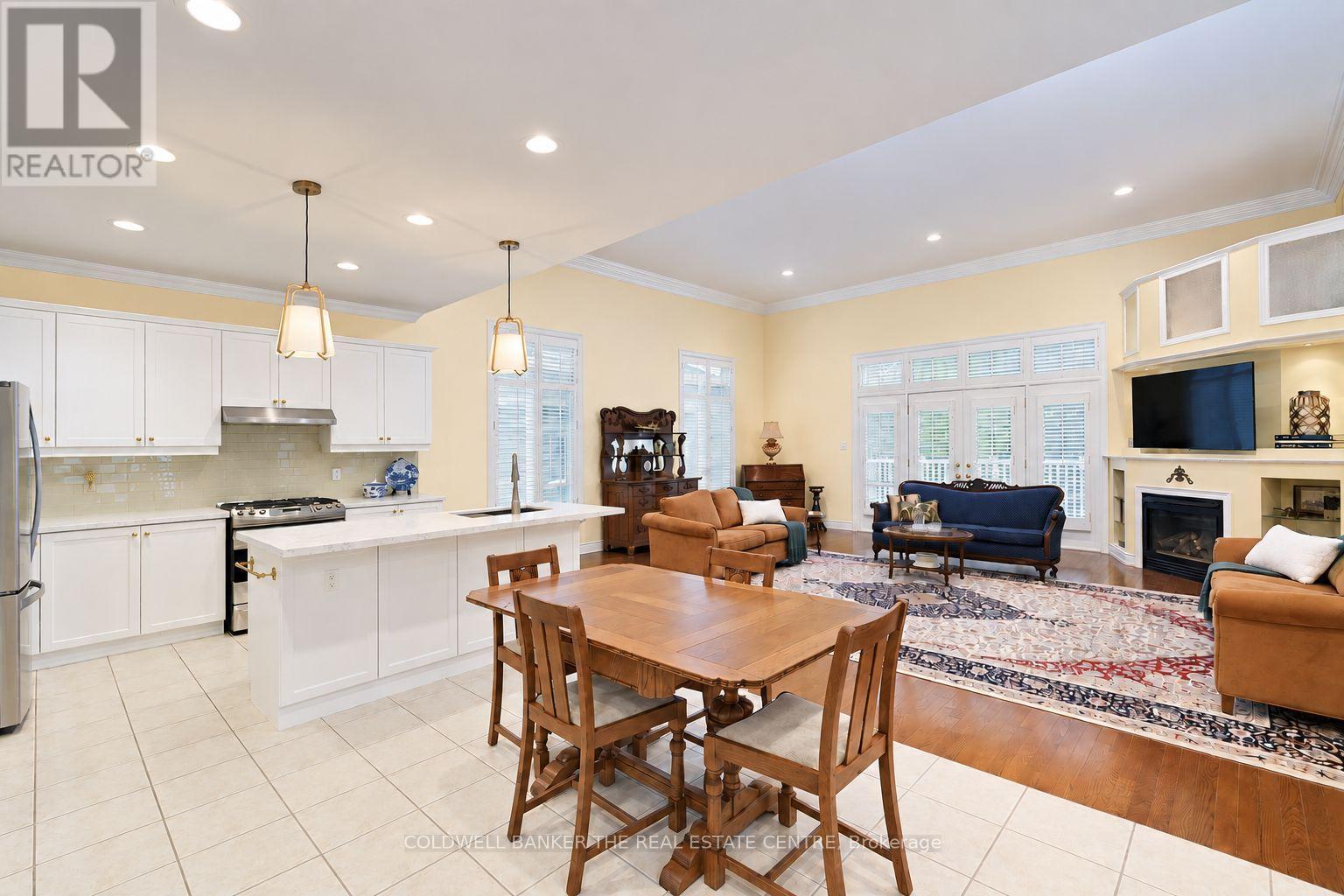 128 Carmela Avenue, Richmond Hill, ON