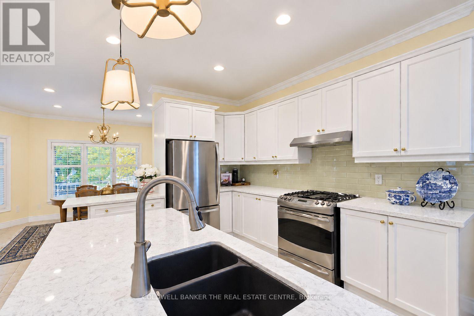 128 Carmela Avenue, Richmond Hill, ON