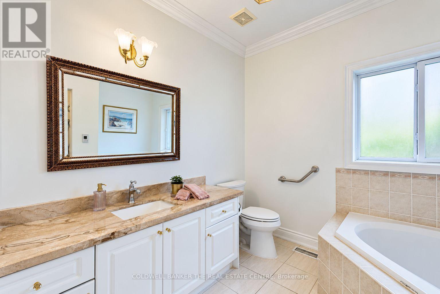 128 Carmela Avenue, Richmond Hill, ON