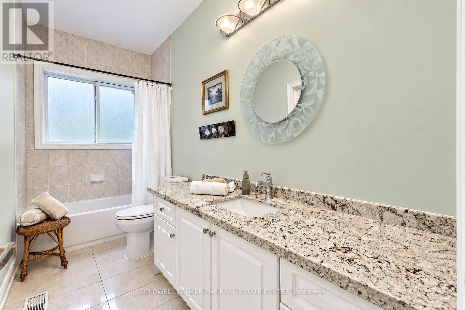 128 Carmela Avenue, Richmond Hill, ON