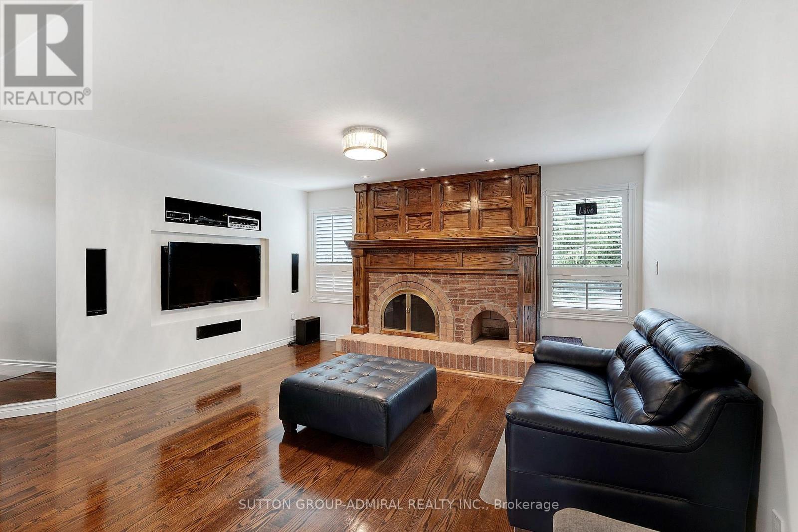 26 Albery Crescent, Aurora, ON