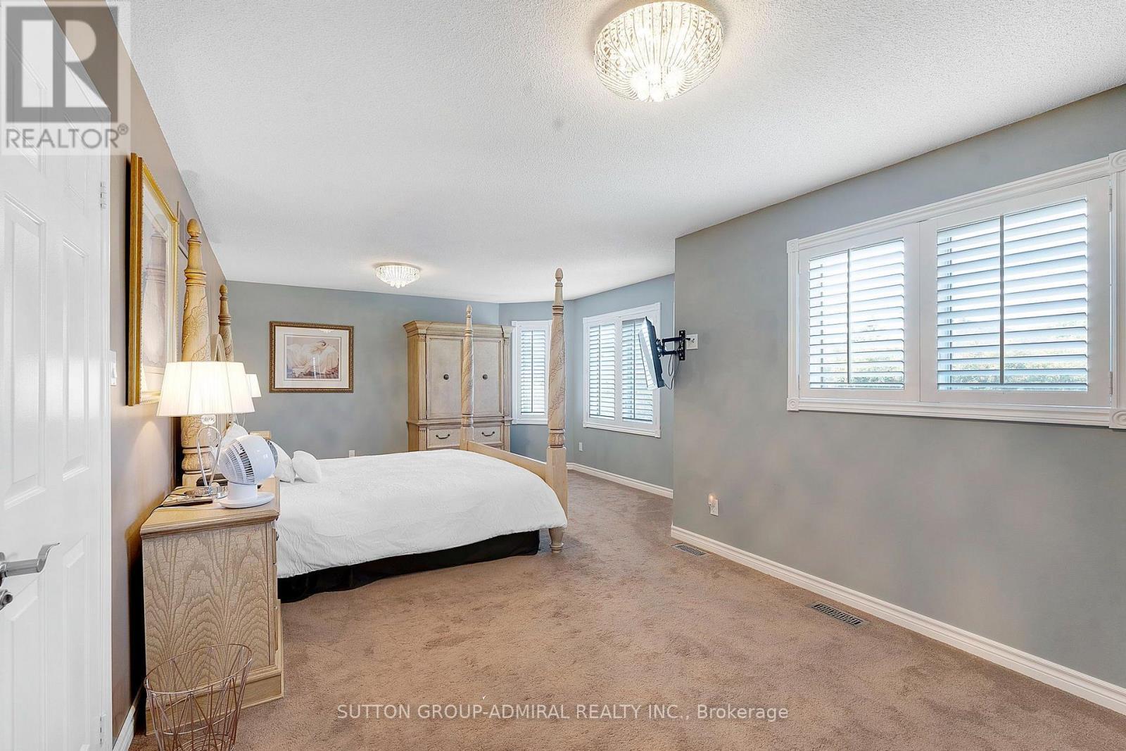 26 Albery Crescent, Aurora, ON