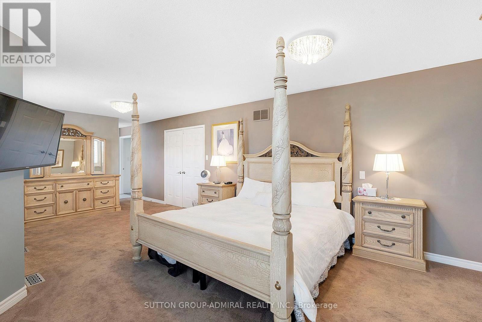 26 Albery Crescent, Aurora, ON