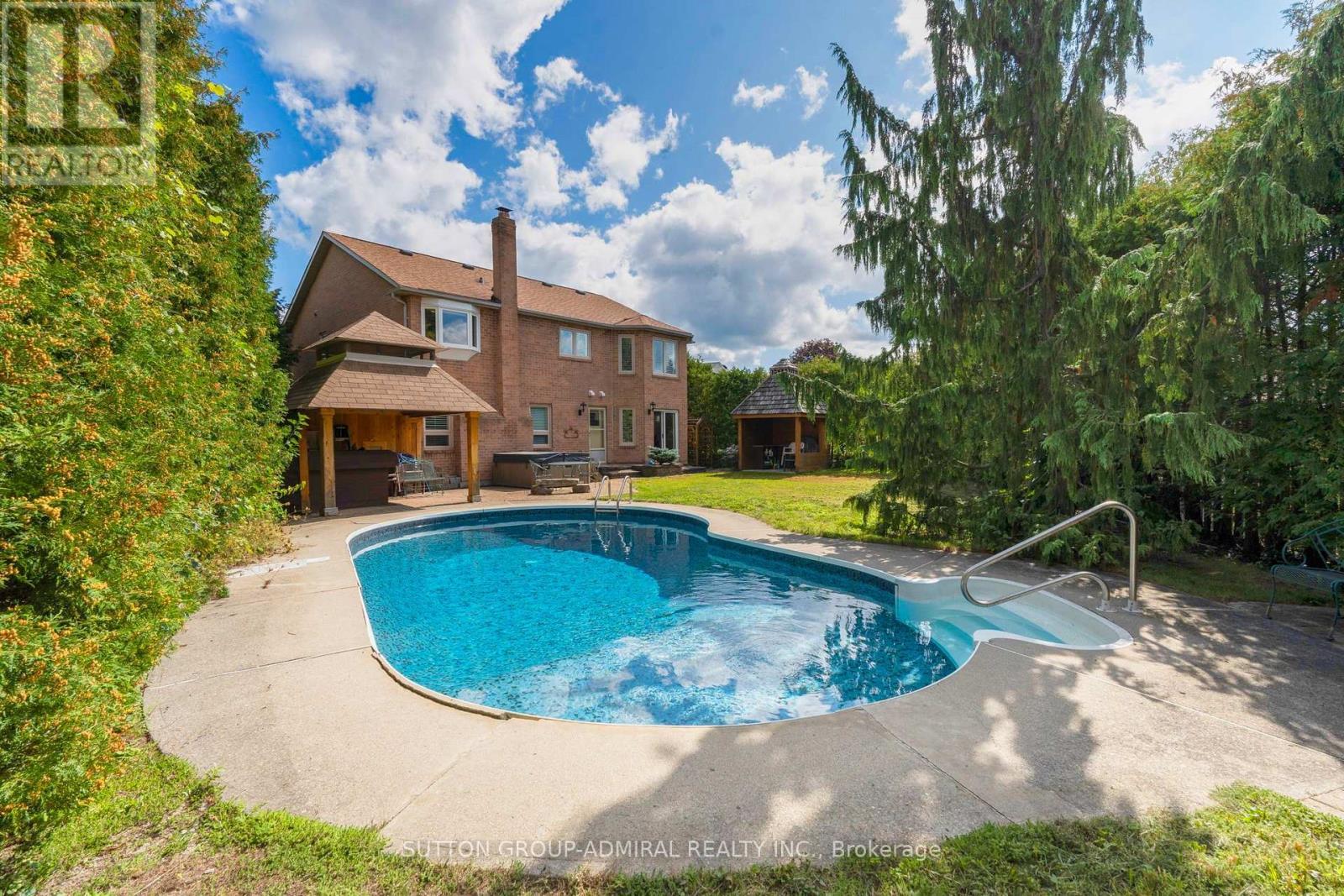 26 Albery Crescent, Aurora, ON