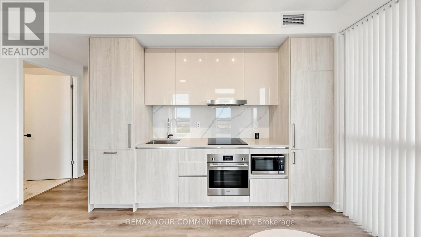 1702 - 225 Commerce Street, Vaughan, ON