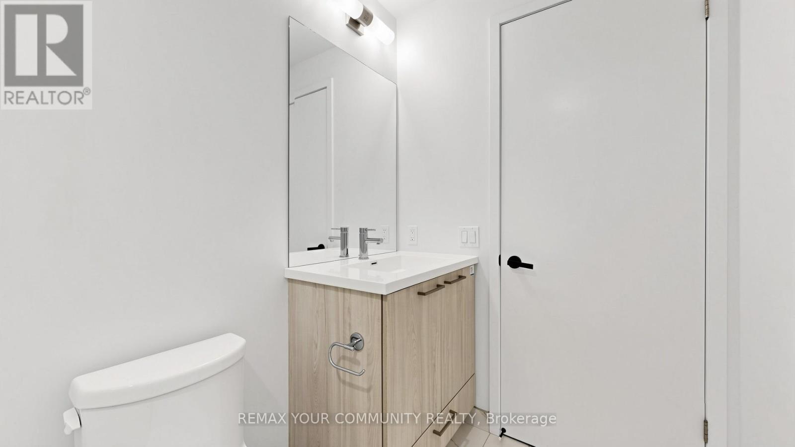 1702 - 225 Commerce Street, Vaughan, ON