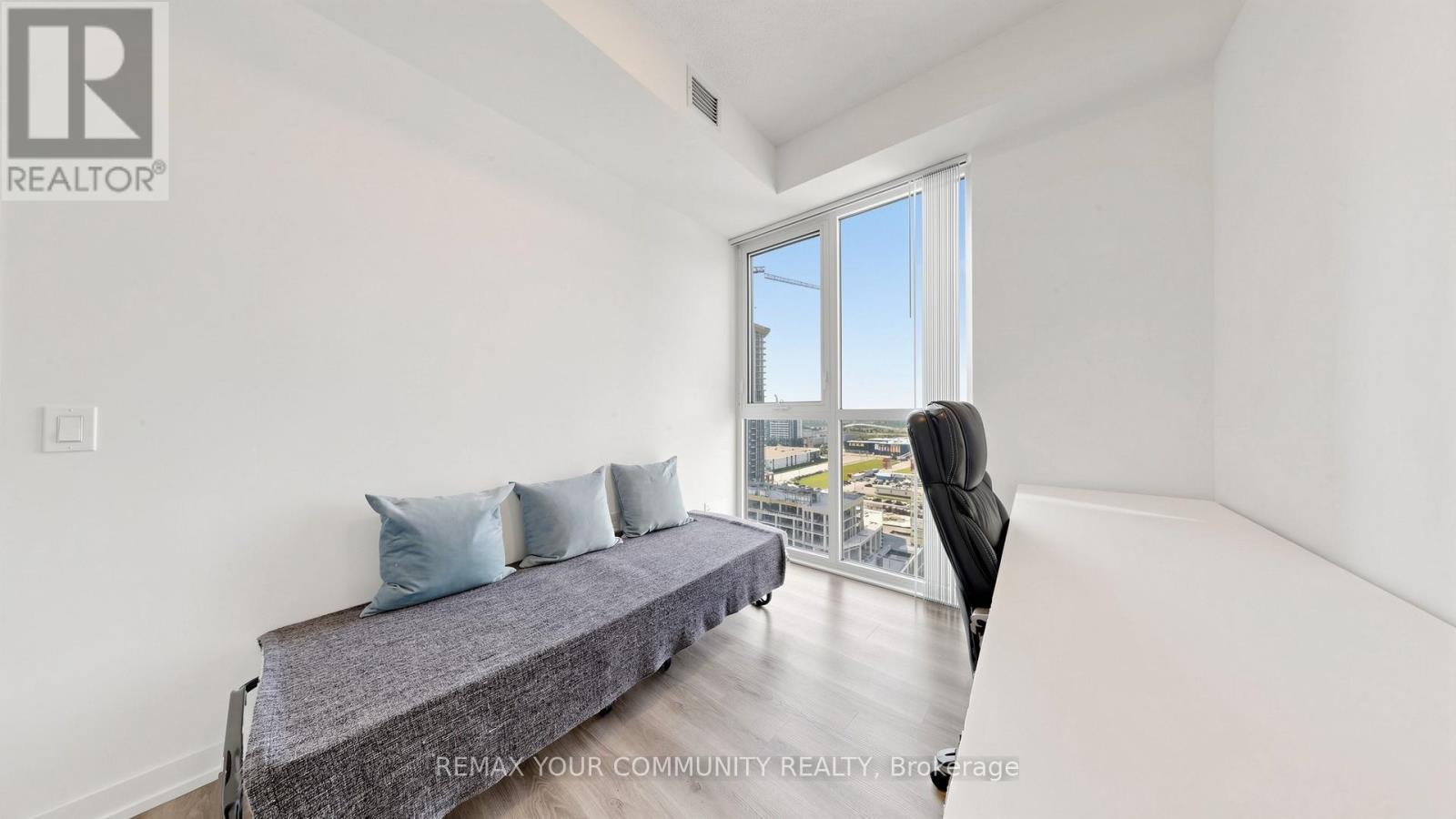 1702 - 225 Commerce Street, Vaughan, ON