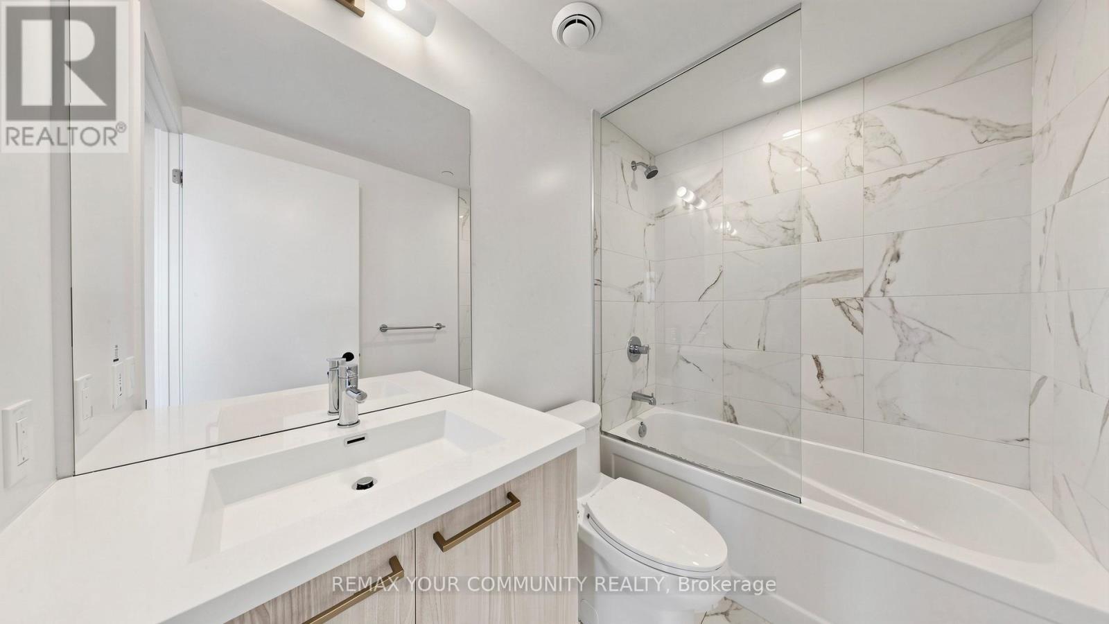 1702 - 225 Commerce Street, Vaughan, ON