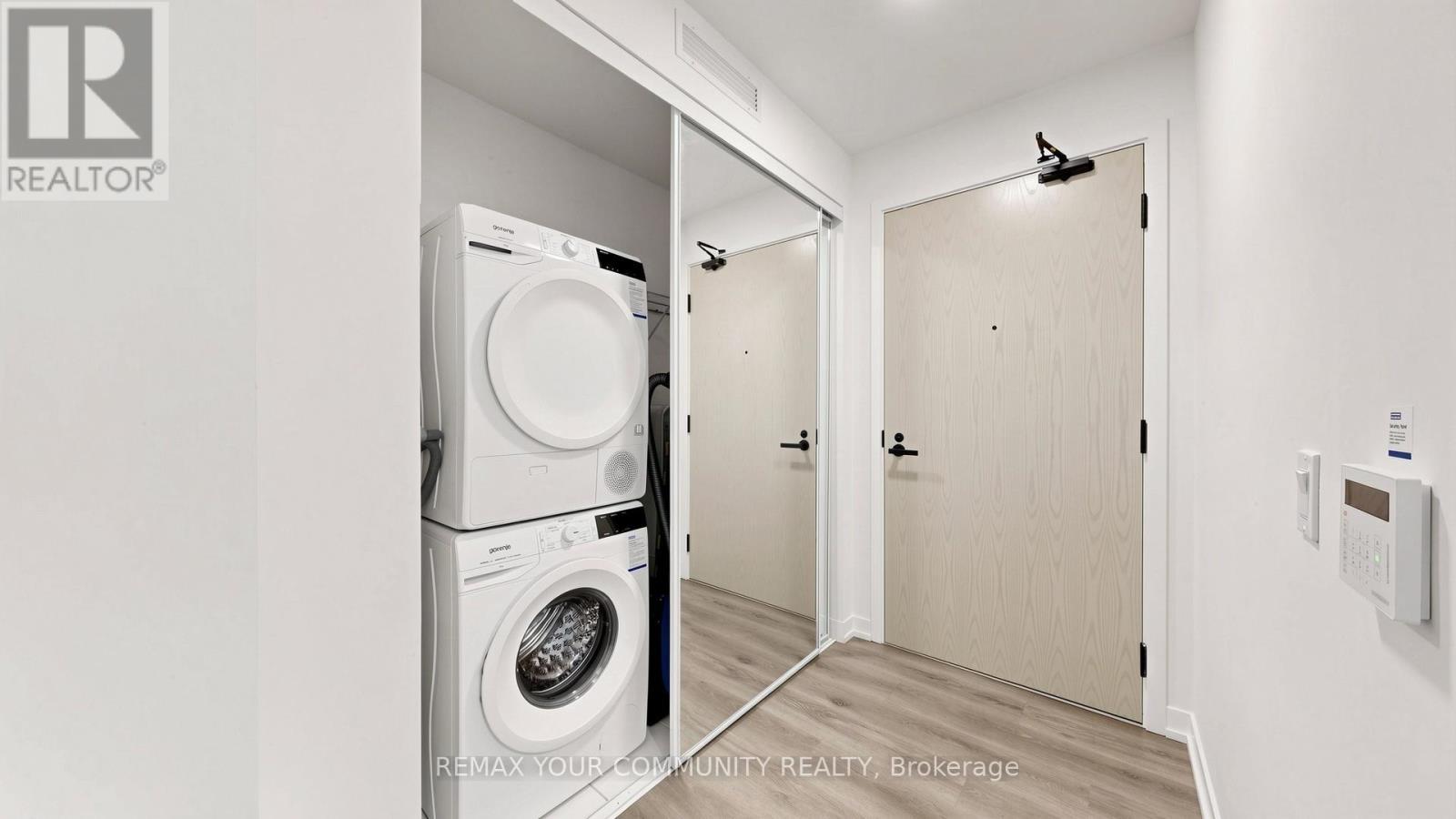 1702 - 225 Commerce Street, Vaughan, ON