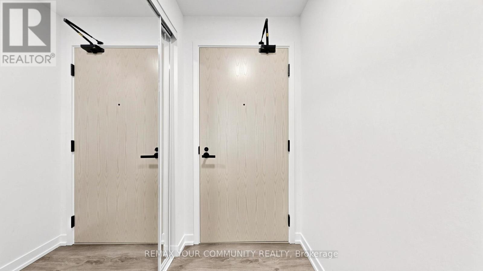 1702 - 225 Commerce Street, Vaughan, ON