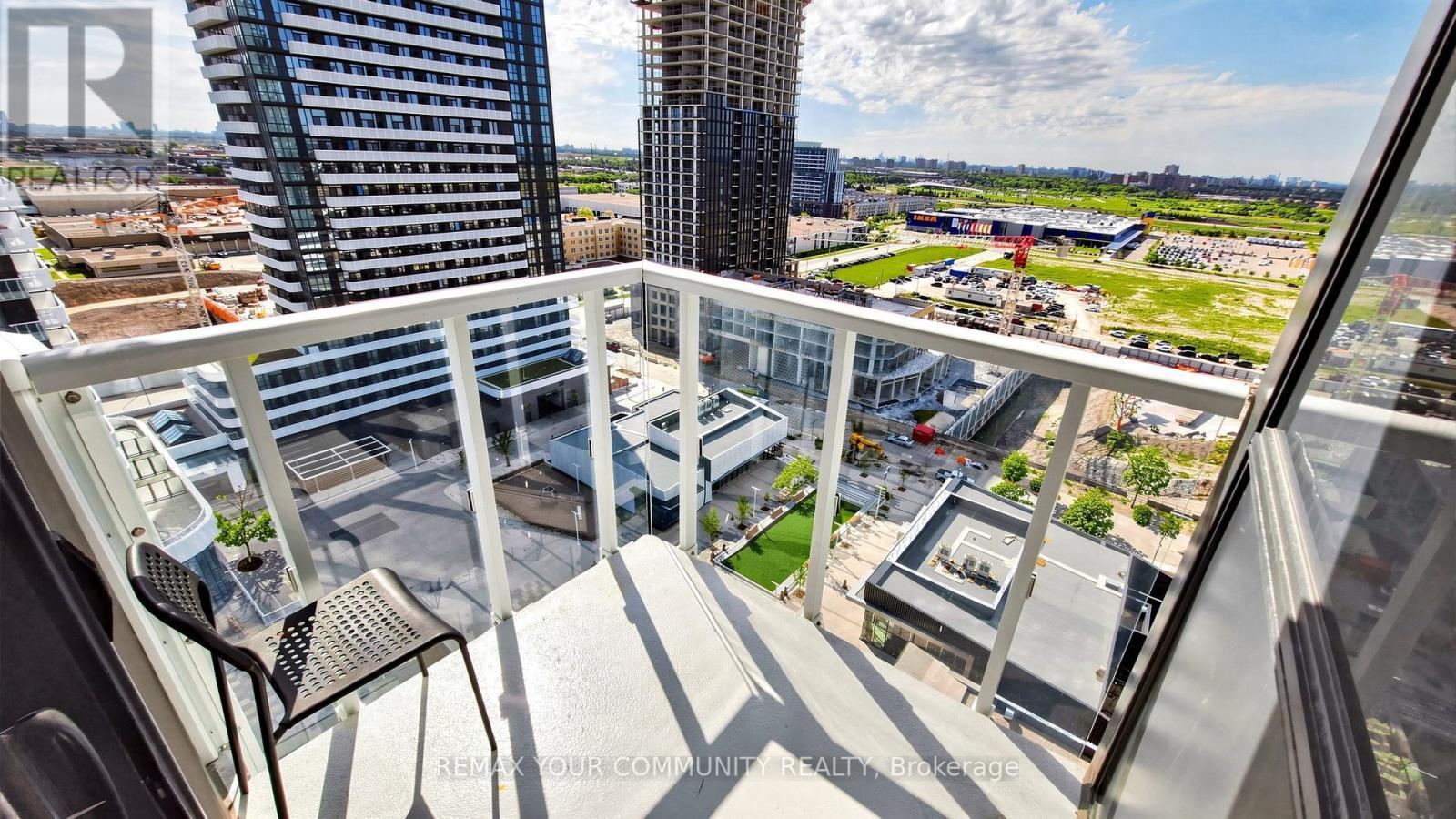 1702 - 225 Commerce Street, Vaughan, ON