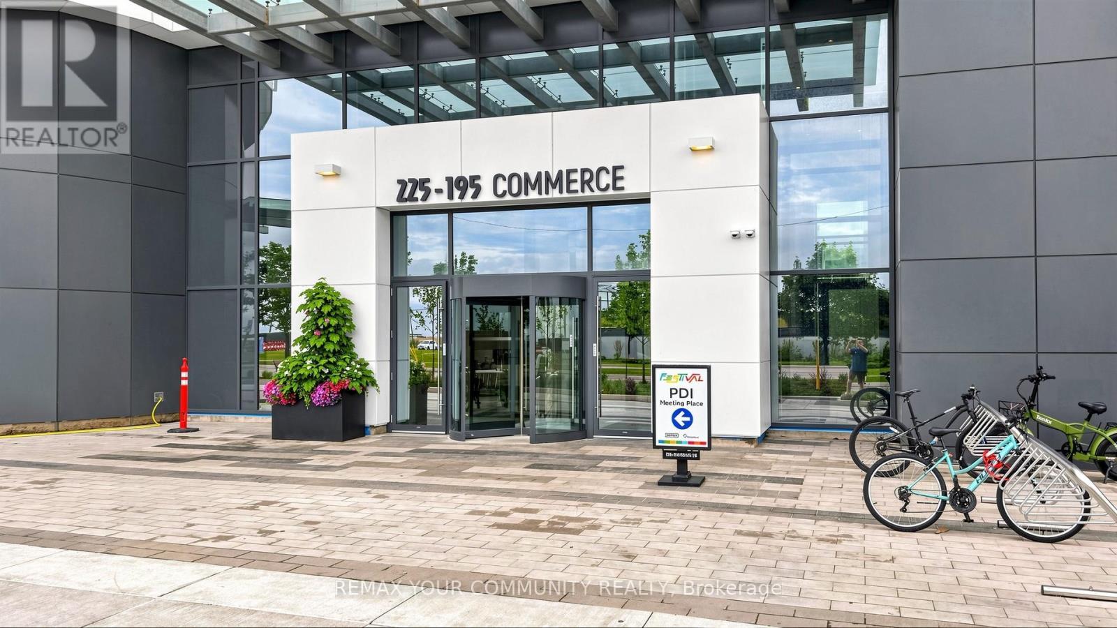 1702 - 225 Commerce Street, Vaughan, ON