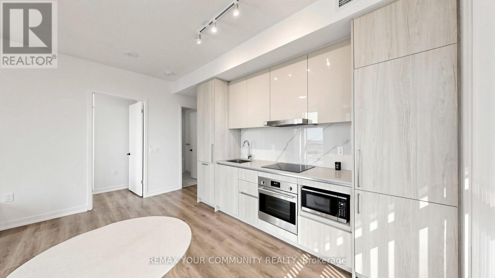 1702 - 225 Commerce Street, Vaughan, ON