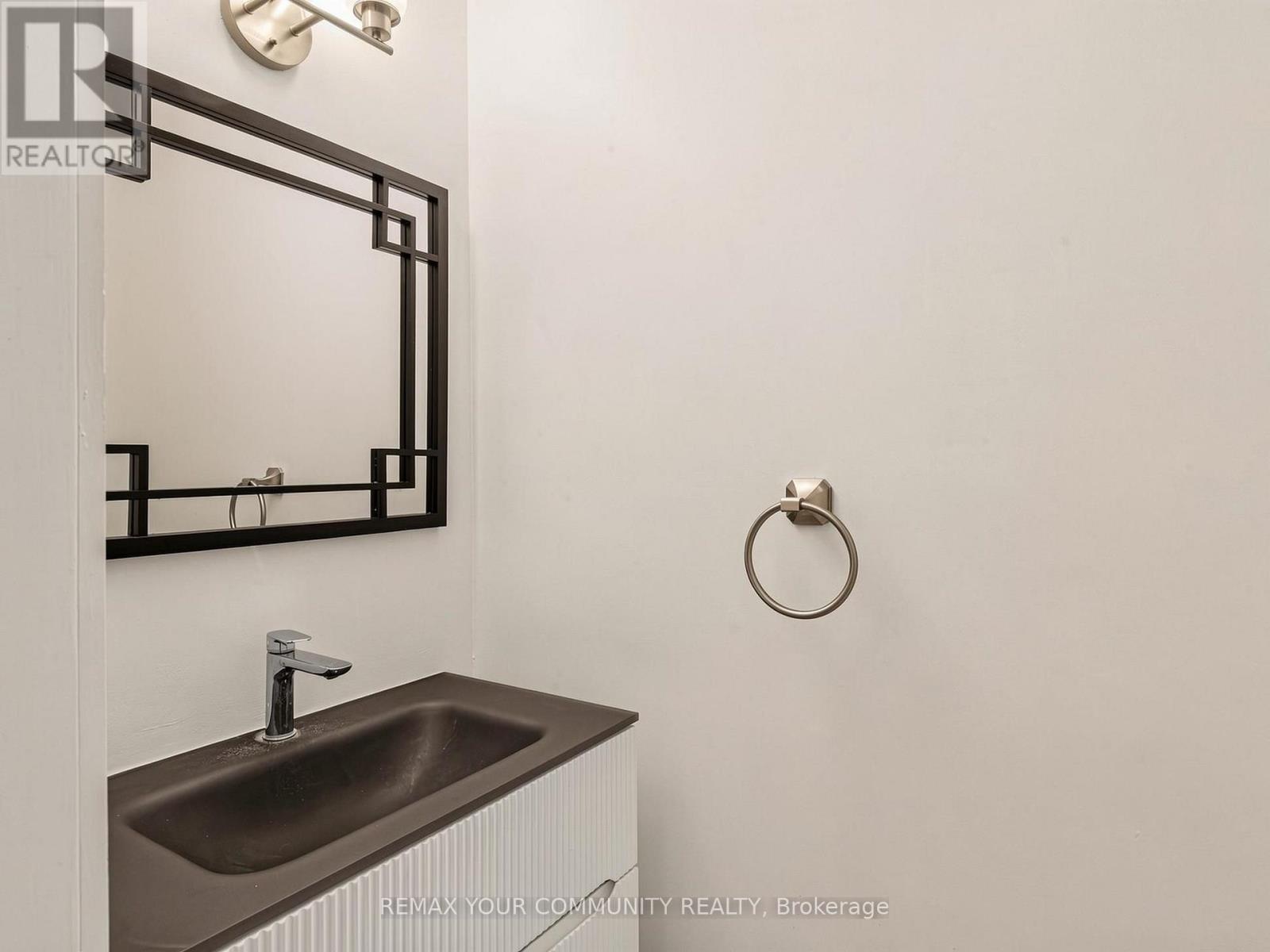 75 St. Andrews Court, Aurora, ON