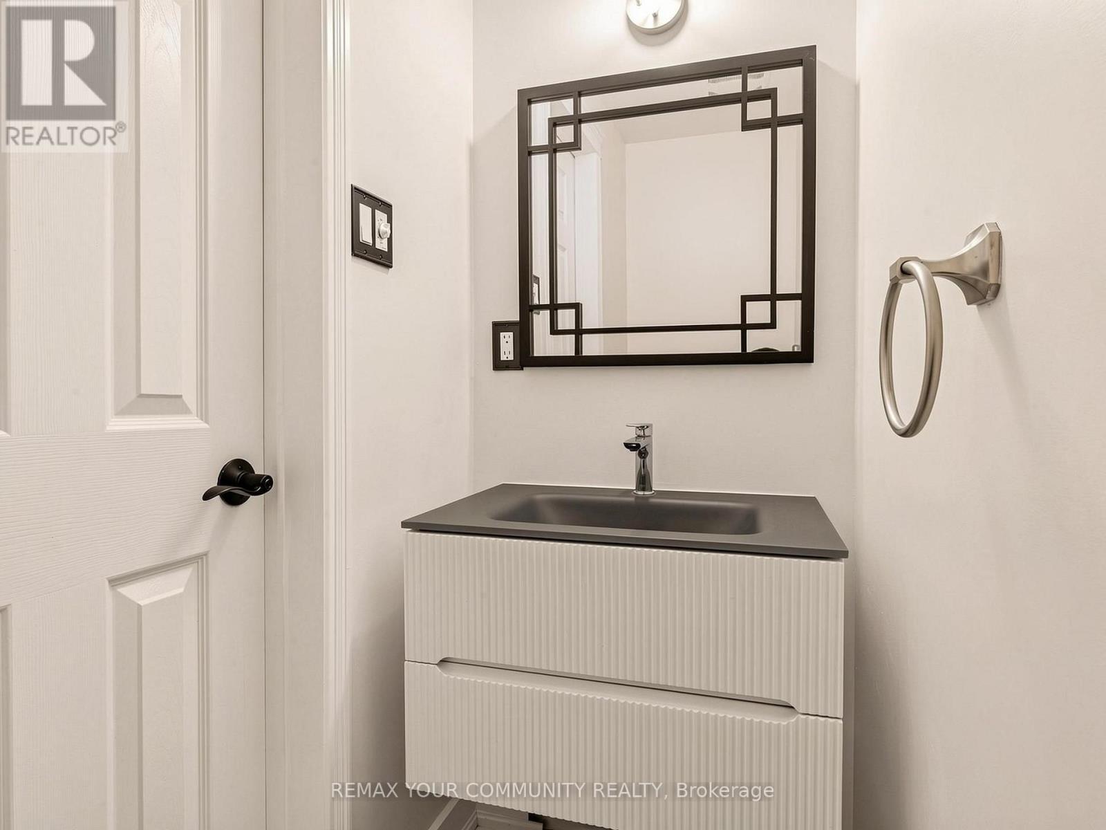 75 St. Andrews Court, Aurora, ON
