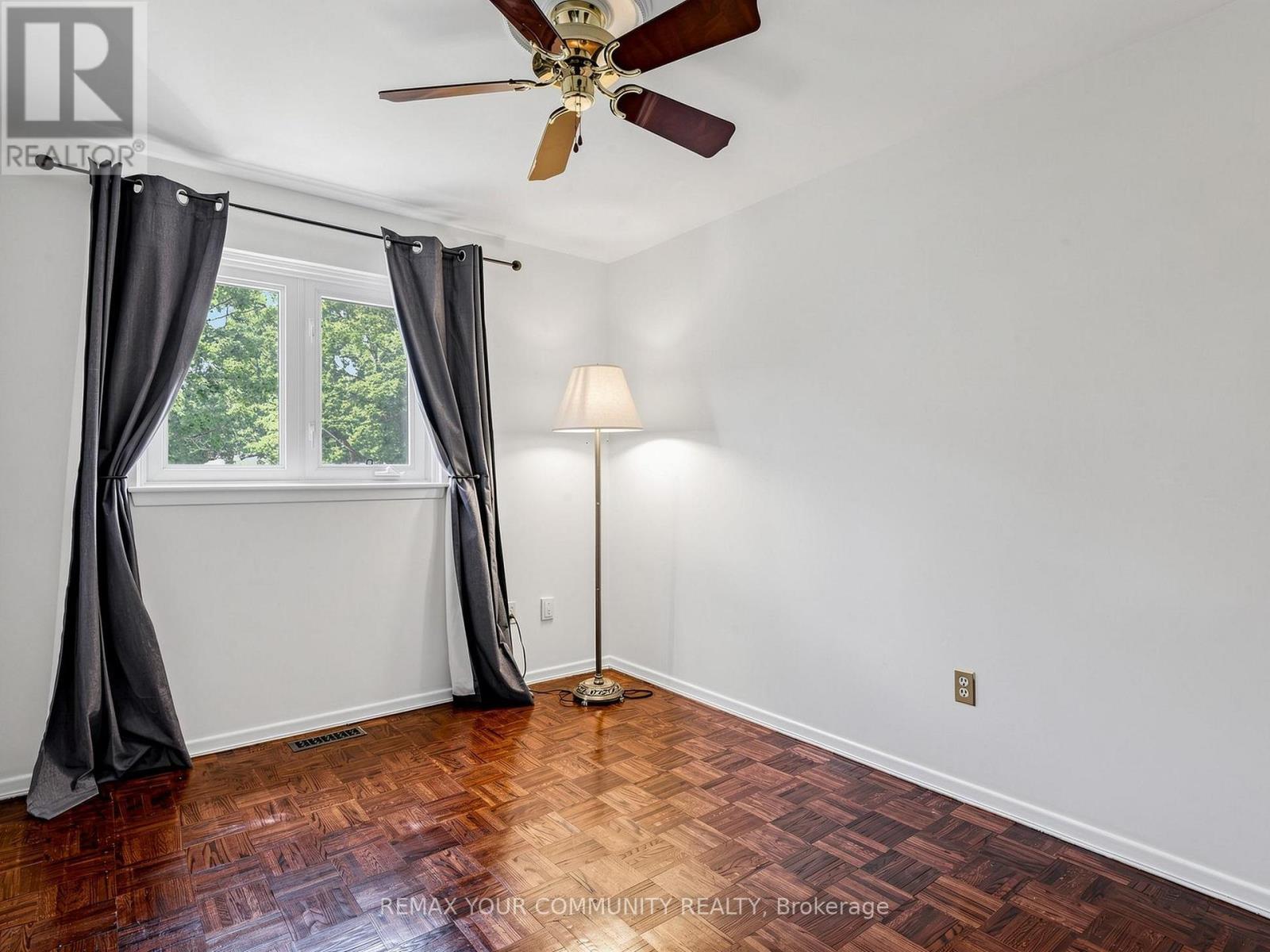 75 St. Andrews Court, Aurora, ON