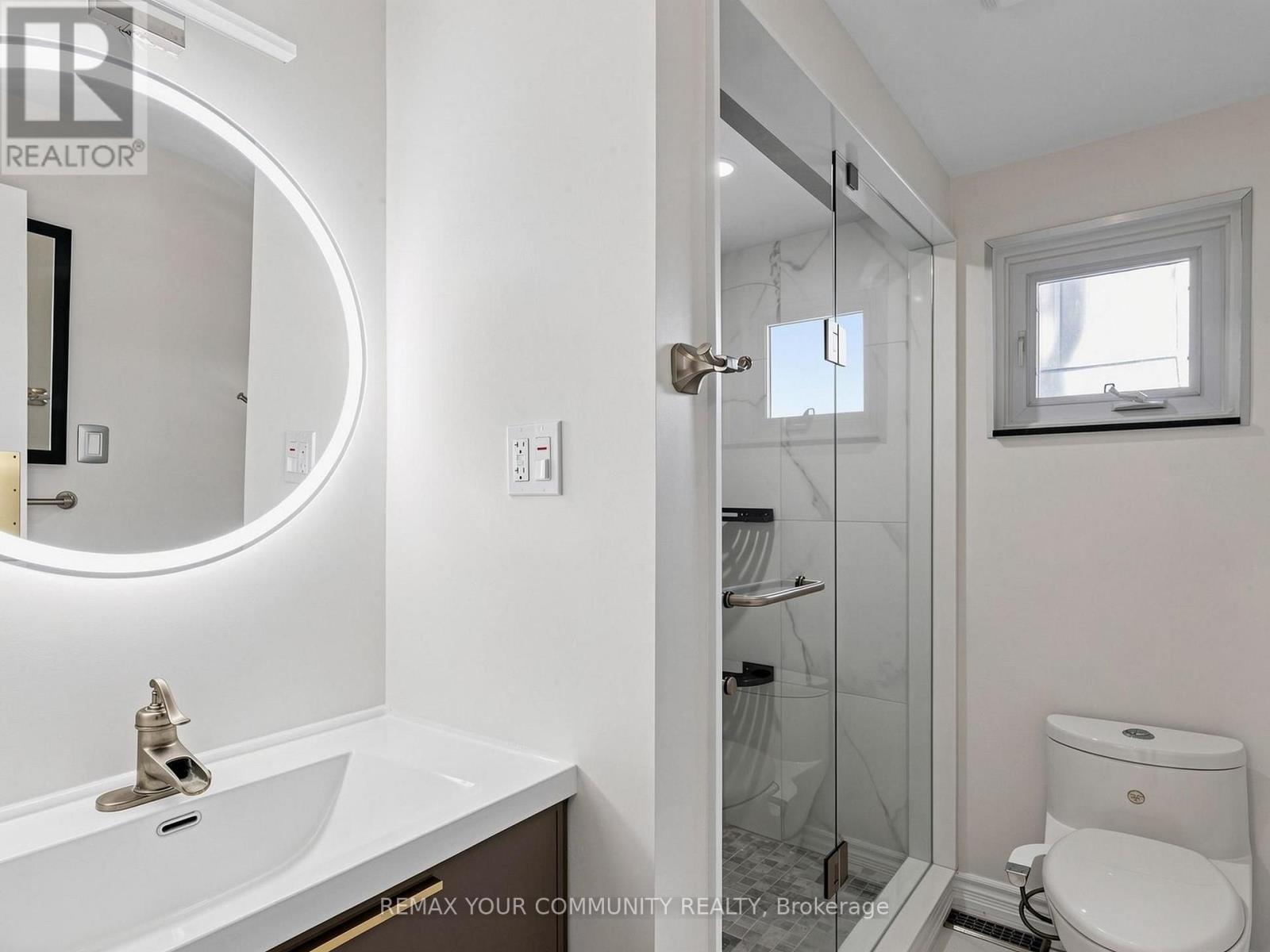 75 St. Andrews Court, Aurora, ON