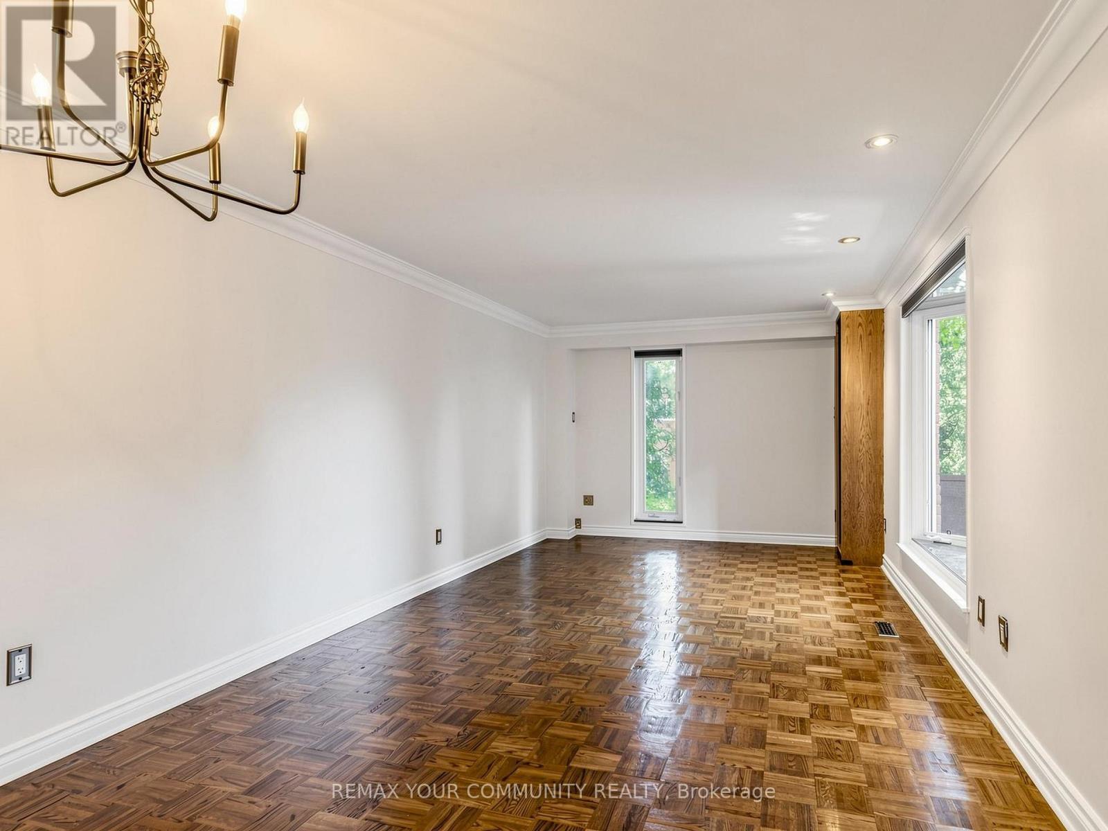 75 St. Andrews Court, Aurora, ON
